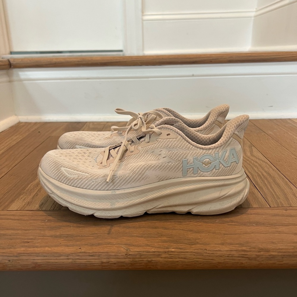 HOKA Almond Running Shoes Size 8.5